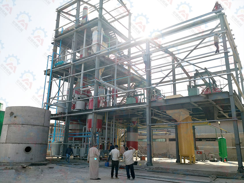 120T精炼油设备安装施工中